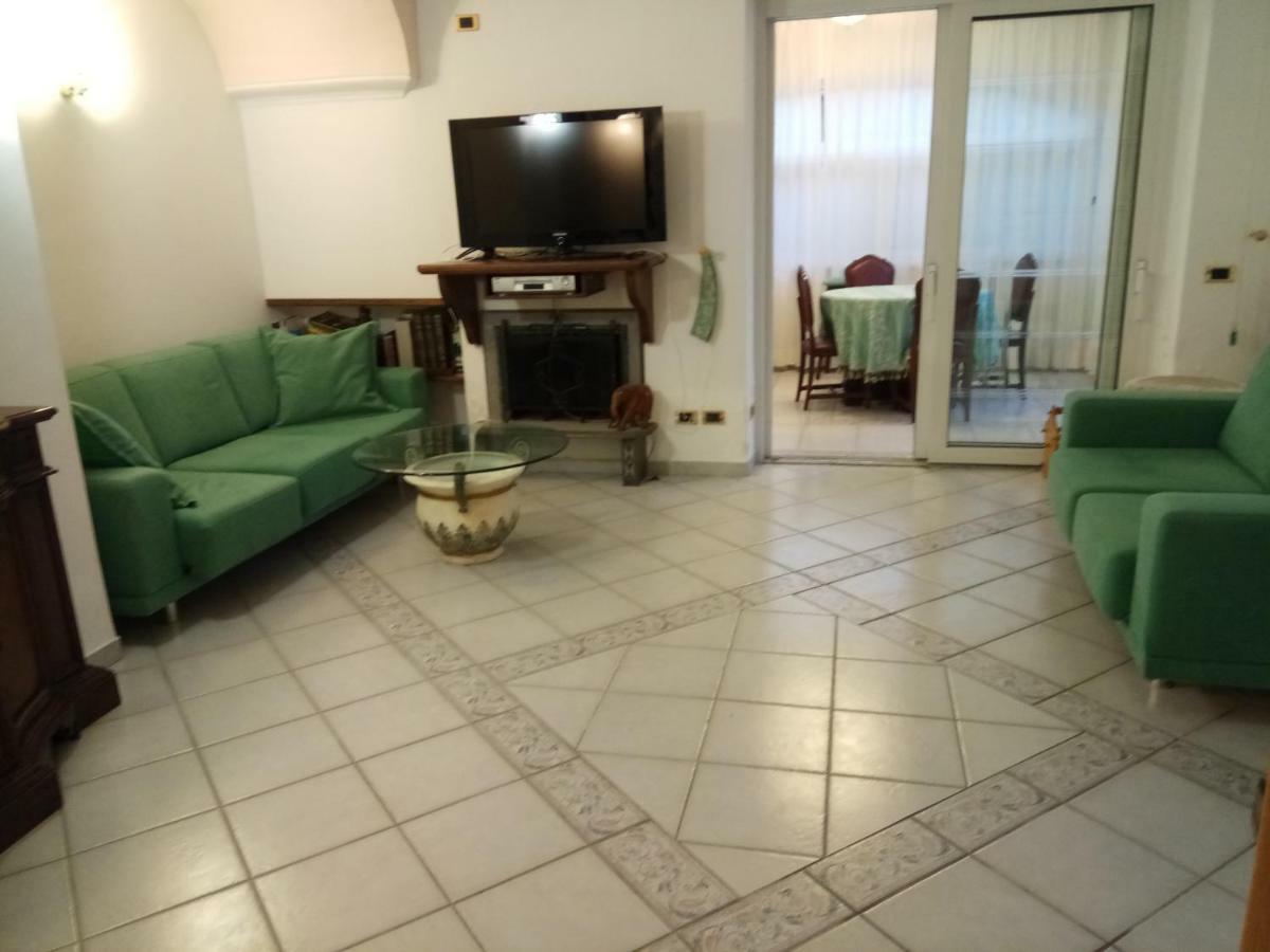 Villa Pithecusa อีสเกีย ภายนอก รูปภาพ